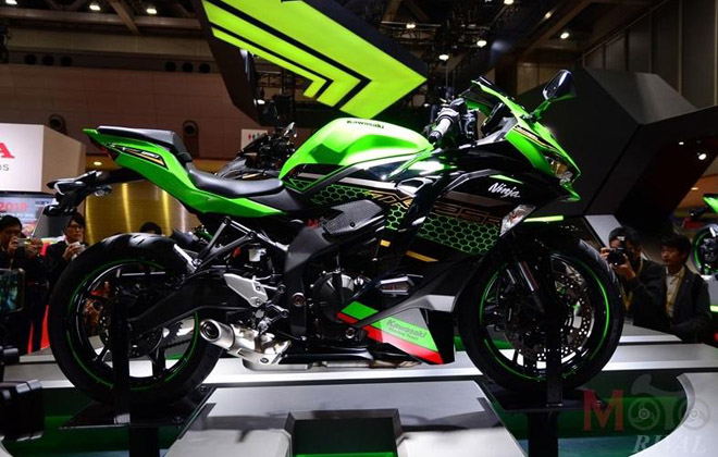 Ra mắt Kawasaki ZX-25R, nhiều tính năng của siêu mô tô - 1