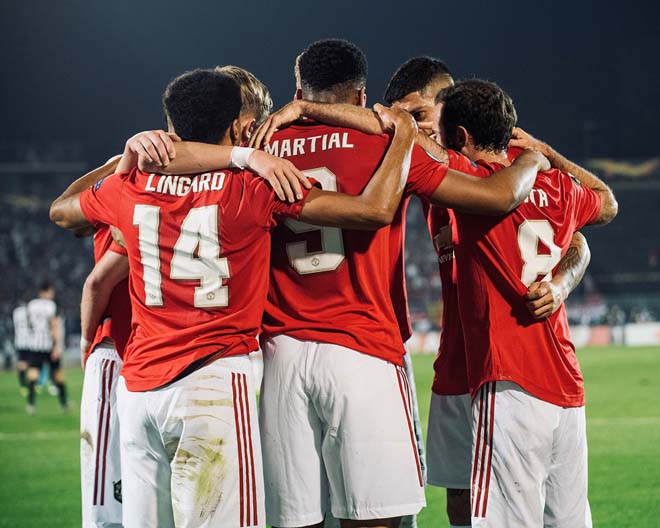 Martial ghi bàn duy nhất trên chấm phạt đền ở phút 43 giúp MU thắng 1-0