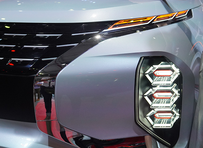 Soi chi tiết mẫu xe ý tưởng GT-PHEV của Mitsubishi tại VMS 2019 - 7