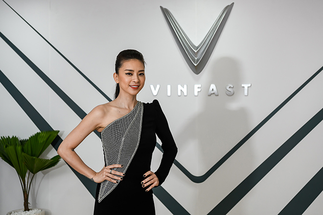 VinFast tặng xe Lux SA 2.0 cho Đại sứ thương hiệu Ngô Thanh Vân tại VMS 2019 - 11