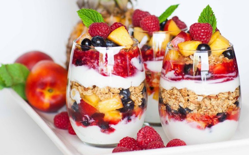 Sự kêt hợp giữa sữa chua và chế độ ăn giàu trái cây, rau, ngũ cốc có thể giúp phòng ngừa ung thư phổi - ảnh minh họa từ internet