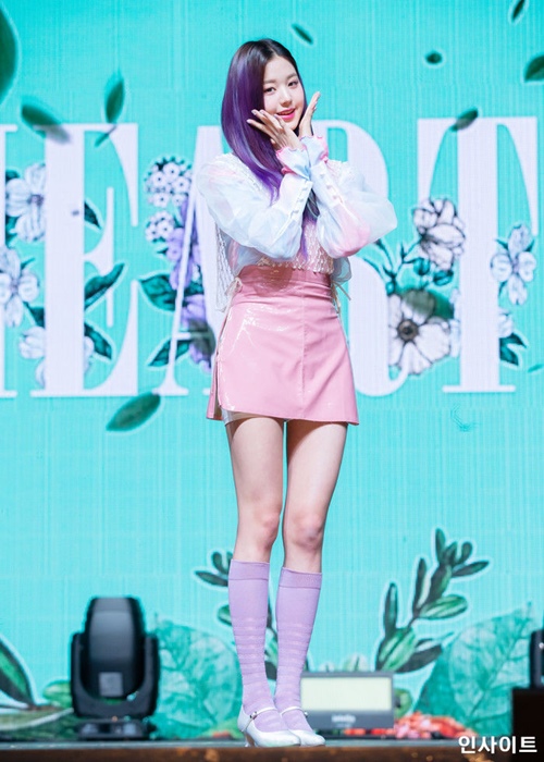 Cặp chân thẳng tắp của Jang Won Young được đánh giá có thể vượt qua nhiều đàn chị như Lisa (Black Pink)