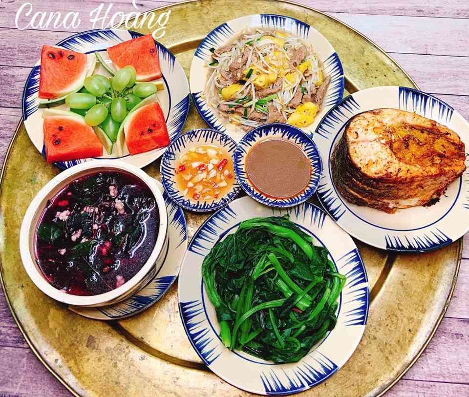 Cá trắm nướng riềng sả, rau cải luộc, bò xào dứa, rau dền nấu thịt băm