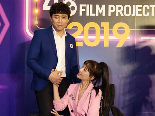 Phim - Vợ chồng Trấn Thành đưa nhau đi xem phim hút mọi chú ý