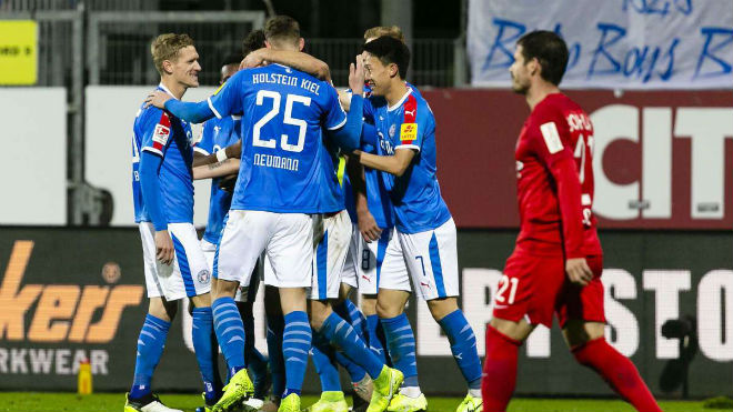 Niềm vui chiến thắng 2-1 vẫn đến với đội chủ nhà&nbsp;Holstein Kiel trước Bochum