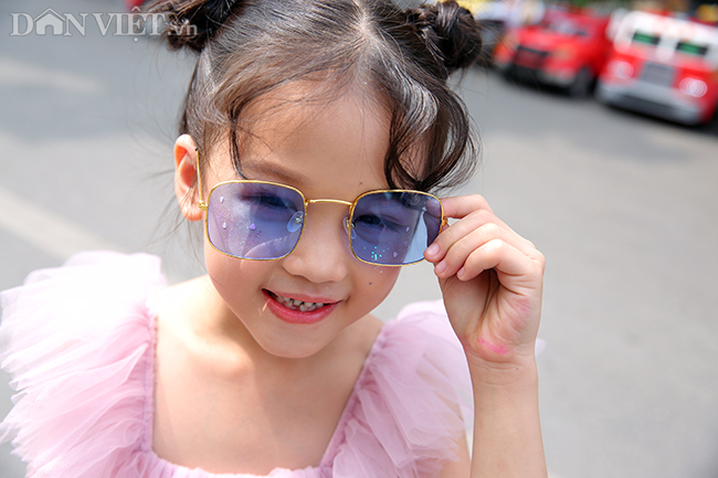 Hoàng Anh được nhiều người biết đến với tư duy và cách tự phối đồ thời trang cho riêng mình.