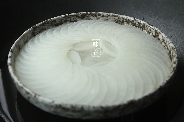 Chỉ 10 phút có ngay món ăn tuyệt ngon từ củ cải chiêu đãi cả nhà - 2