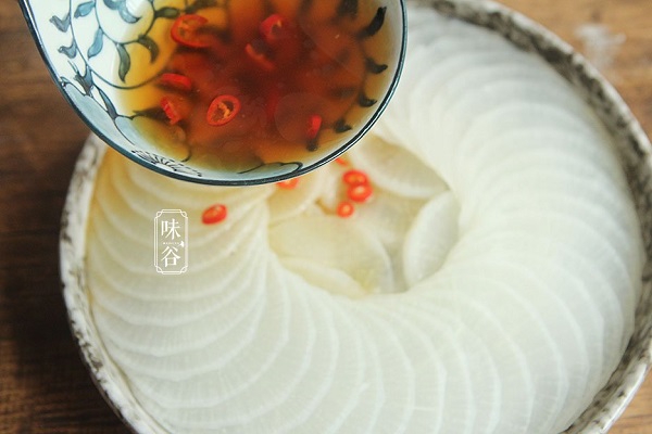 Chỉ 10 phút có ngay món ăn tuyệt ngon từ củ cải chiêu đãi cả nhà - 4