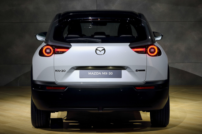 Mazda MX-30 chính thức bước chân vào thế giới xe điện - 14