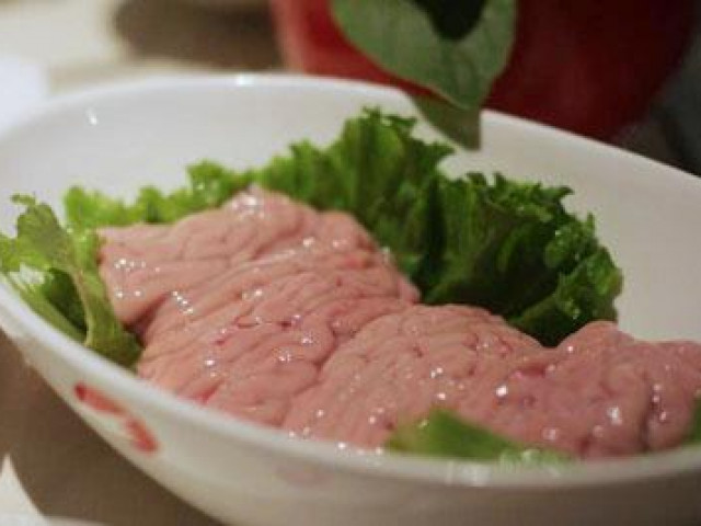 Ẩm thực - Óc heo hầm ngải cứu có thực sự bổ dưỡng như lời đồn?