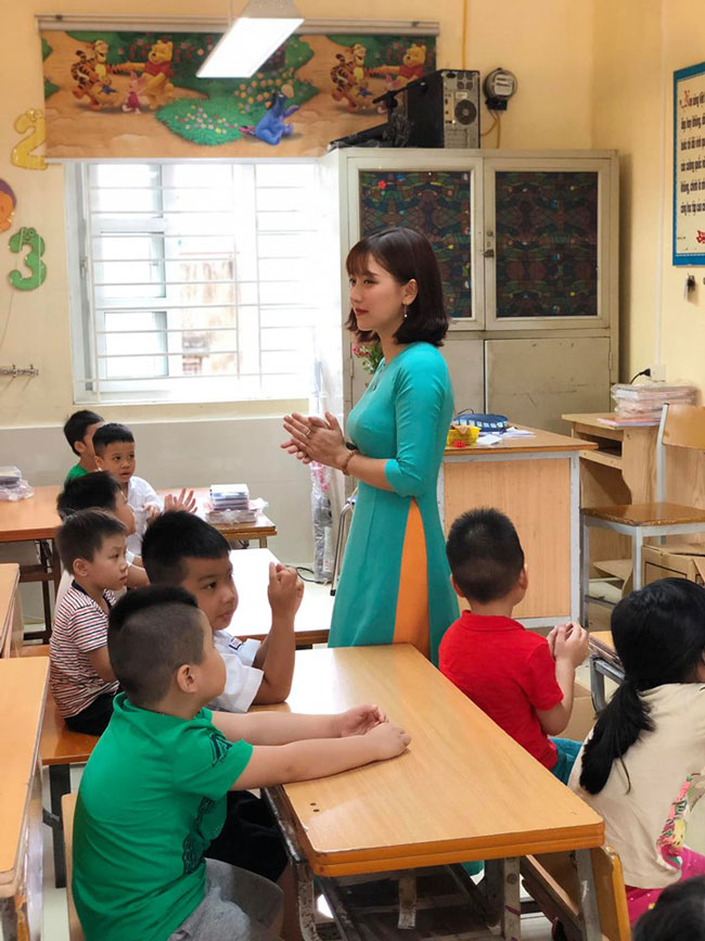 Hiện nay Thúy Ngân đang là giáo viên cấp 1 của một trường tiểu học ở Hà Nội
