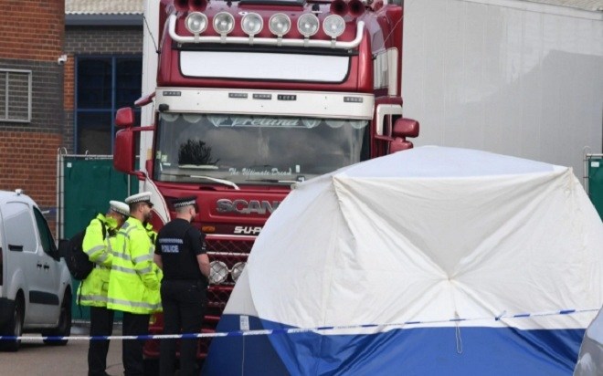 Chiếc xe container đông lạnh được phát hiện ở Anh, bên trong có 39 thi thể người nhập cư trái phép