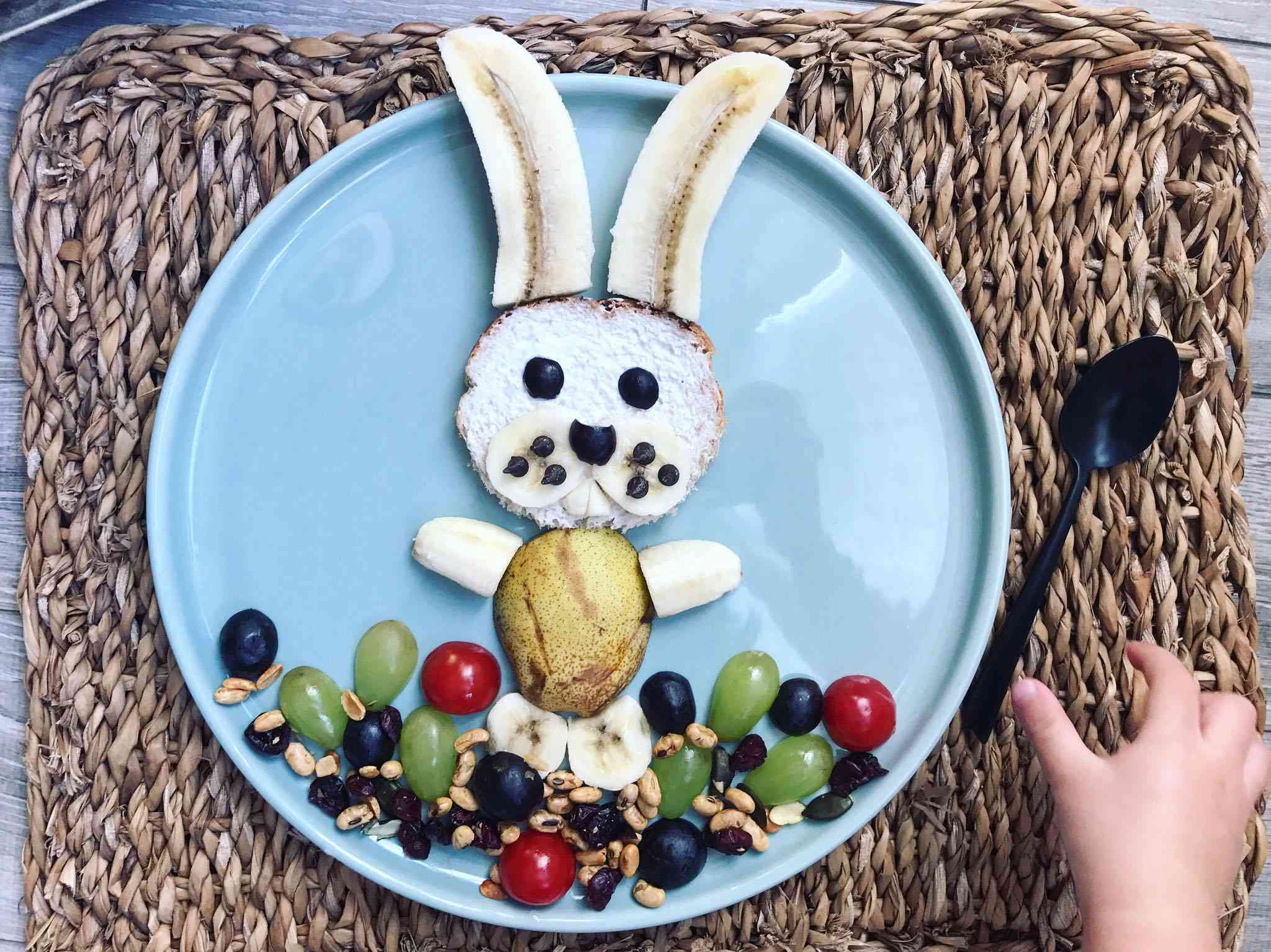 Những đĩa ăn vô cùng sinh động và nhiều ý tưởng hấp dẫn chị Phượng dành cho con trai. 