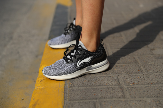 ARASHI nhẹ nhàng, thanh lịch bắn trúng hai đích “công nghệ và thời trang”