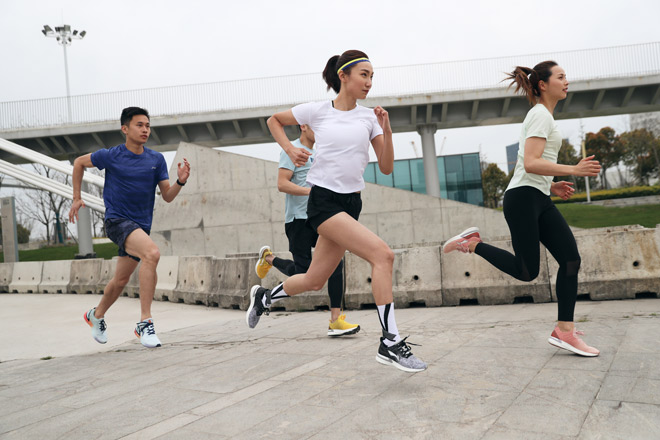 Thu đông năm nay, Light Foam được Li-Ning ra mắt trên phiên bản giày ARASHI