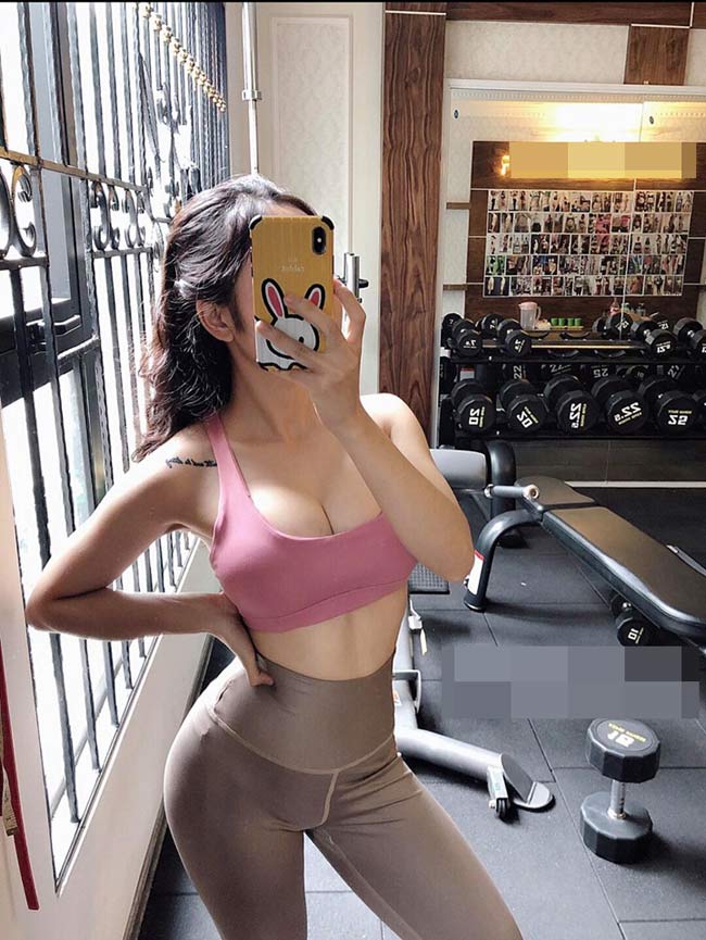 Lê Huyền Trang &#40;sinh năm 1995&#41; cũng từng bị bạn trai từ chối tình cảm vì thân hình quá béo và sồ sề.