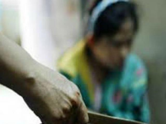 Pháp luật - Kinh hoàng chồng vác dao chém liên tiếp khiến vợ tử vong