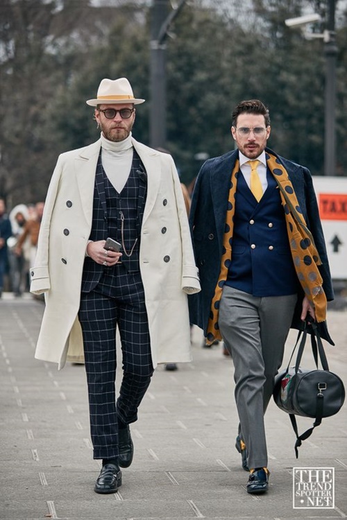 Áo trench coat từ lâu đã trở nên phổ biến với cả hai phái