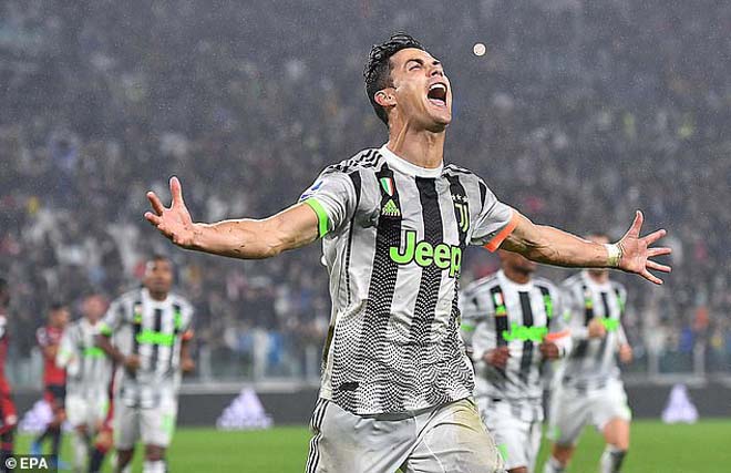 Ronaldo ghi bàn và ăn mừng cảm xúc
