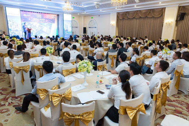 Hình ảnh lễ ra quân dự án Sim Island diễn ra tại Crystal Palace TP. Hồ Chí Minh ngày 30/10/ năm 2019 Lễ ra quân dự án Sim Island Bãi Trường – Phú Quốc - 1