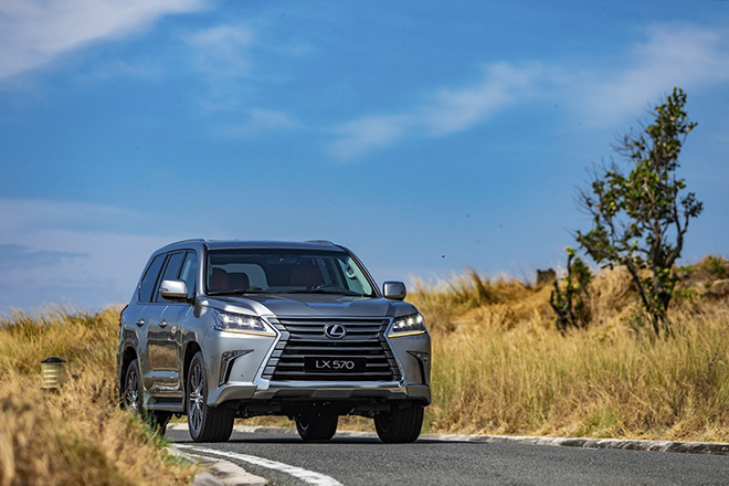 Lexus LX 570 phiên bản mới chính thức có mặt tại Việt Nam - 1