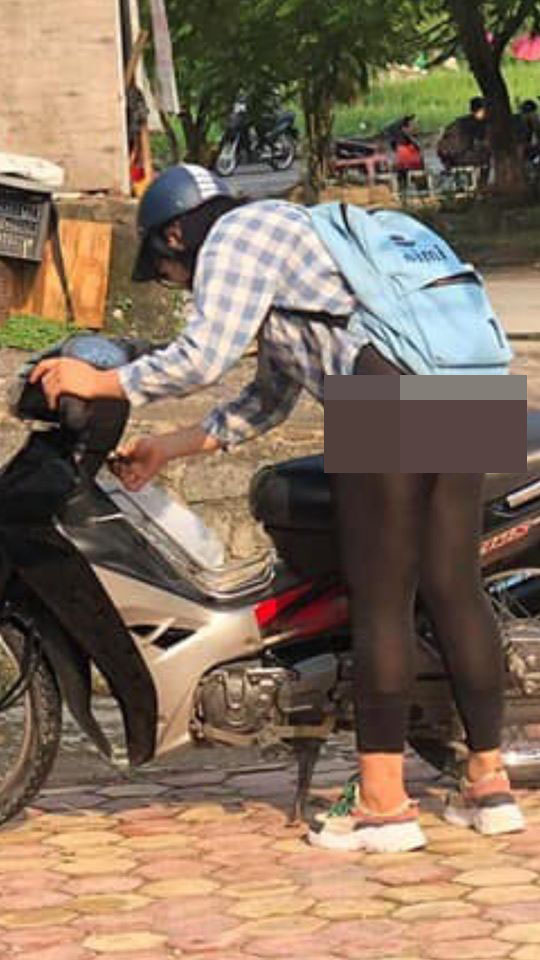 Quần tất không phải quần để mặc tùy tiện ra đường. 