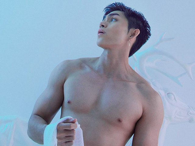 Đời sống Showbiz - Cựu thành viên nhóm 365 cởi áo khoe body 6 múi khiến fan sửng sốt