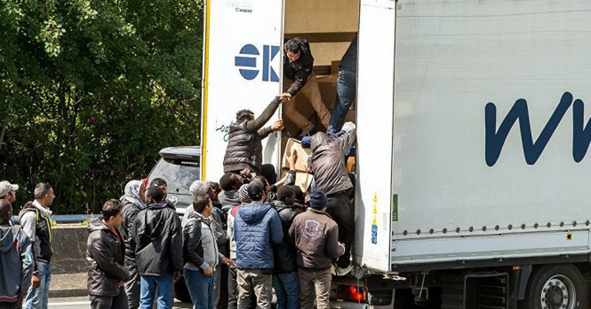 Thế giới - Hé lộ hành trình băng rừng, nhảy xe đến Anh của người nhập cư