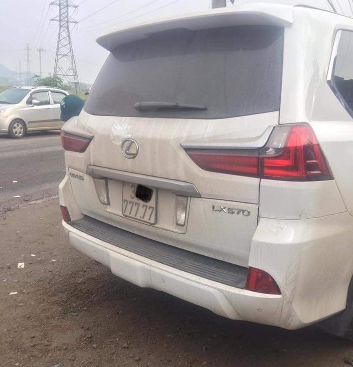 Chiếc Lexus trong vụ tai nạn