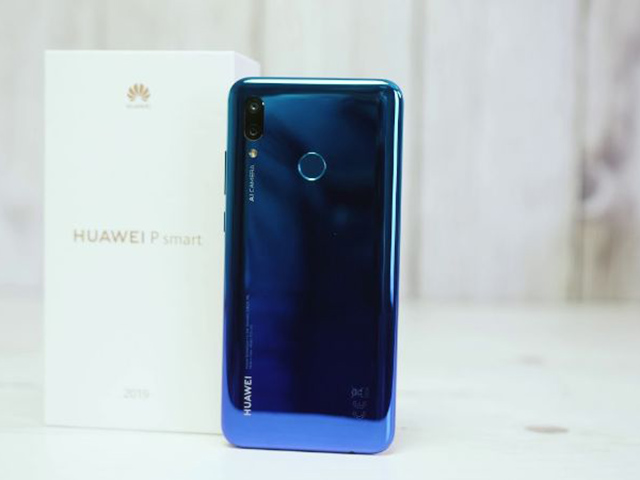 Huawei vẫn tự tin phát triển smartphone mới với 3 camera sau