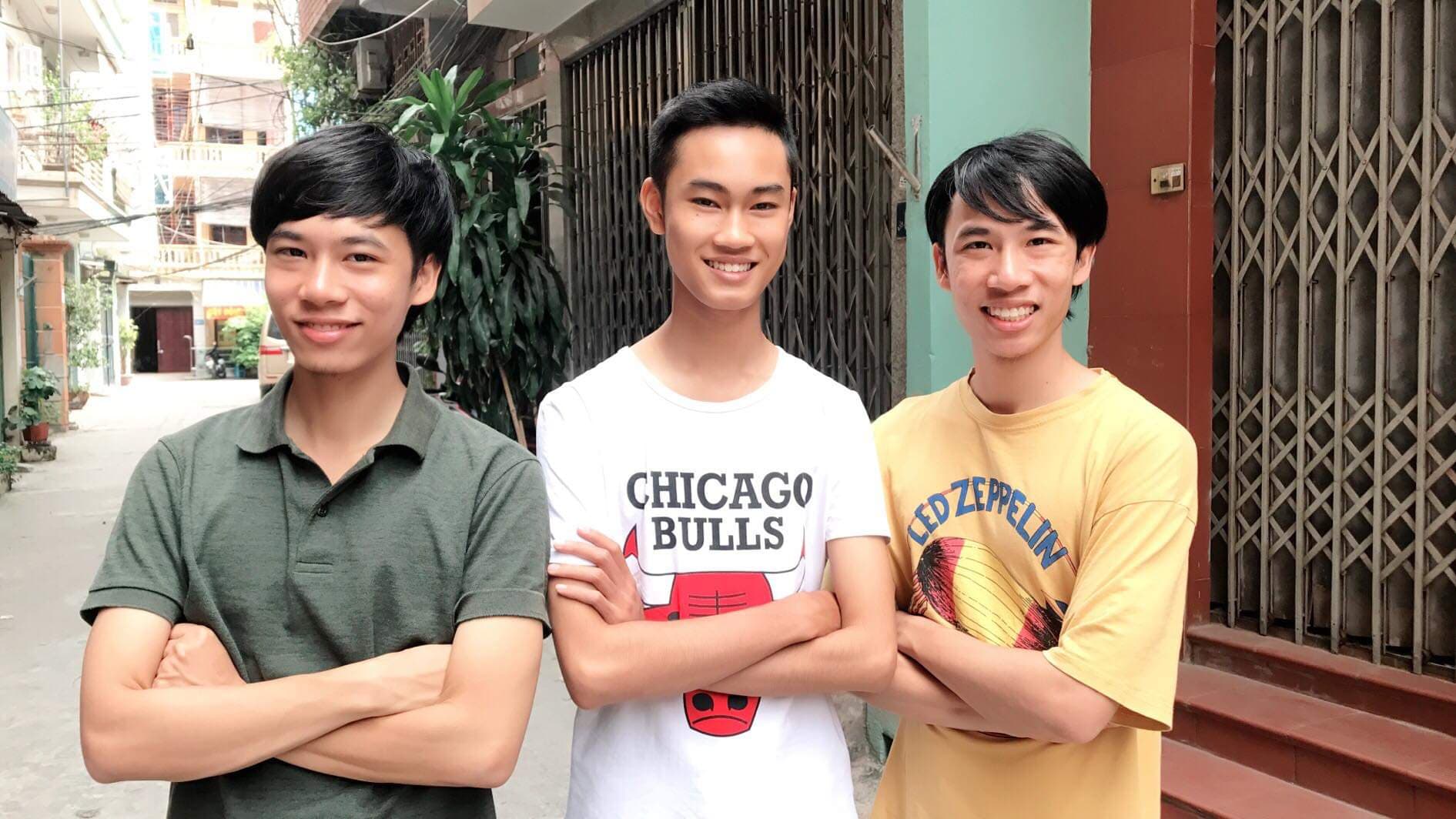 Hai anh em song sinh Trung Anh, Việt Anh và cậu em họ Nguyễn Văn Tân cùng hợp tác cho ra đời kênh YouTube 1977 Vlog vào cuối tháng 8.
