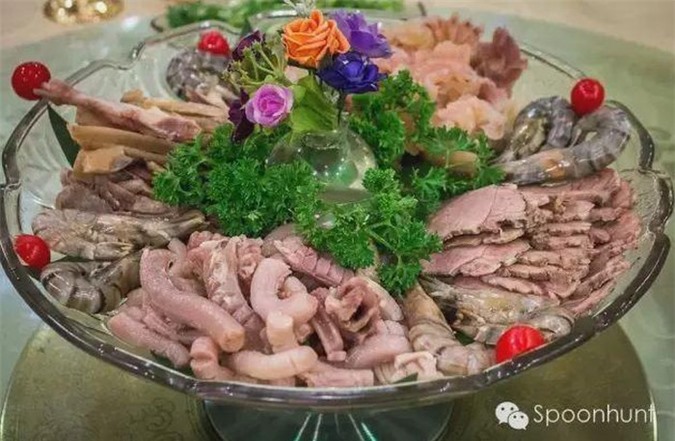 Bộ phận sinh dục động vật: Người dân Trung Quốc tin rằng tiêu thụ bộ phận sinh dục của một con vật khác làm tăng sự cường tráng của đàn ông. Nhiều loại dương vật được người dân nước này ưa chuộng là bộ phận sinh dục của lừa, hươu, cừu, bò, rắn, ngựa, chó, hổ…