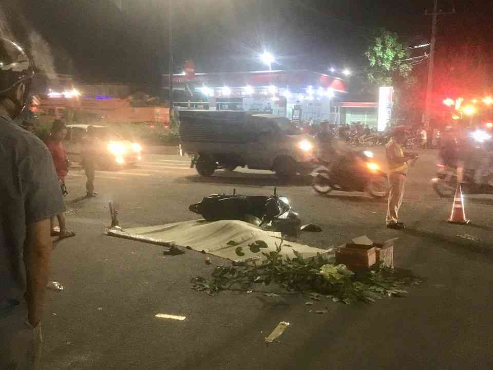 Hiện trường vụ tai nạn đau lòng. Ảnh: V.D.