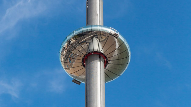 Tháp quan sát chuyển động cao nhất thế giới là British Air 360 cao 162m tại Brighton, Anh. Du khách đứng trên đỉnh tháp trong một chiếc khung bằng thép, tận hưởng khung cảnh 360 độ trên thị trấn ven biển.

