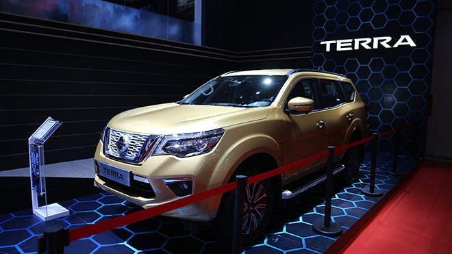 Nissan Terra giảm giá 40 triệu đồng, kích cầu mùa cuối năm - 2