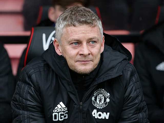 Tin-HOT-bong-da-sang-4-11-Solskjaer-lo-MU-khong-voi-toi-top-4-solss1-1572809295-928-width640height480.jpg