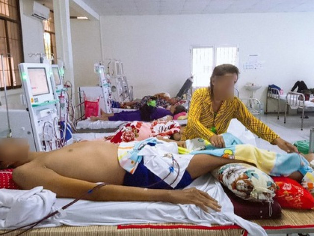 Tin tức trong ngày - Người đàn ông cao gần 3m đã qua đời vì bệnh tật