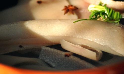 Thịt heo mua về đừng vội bỏ bì, chỉ với vài bước đơn giản bạn đã có món ăn cực ngon - 2