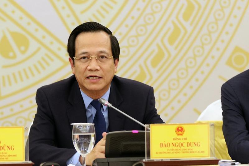 Bộ trưởng Đào Ngọc Dung trả lời báo chí liên quan đến vấn đề đưa người lao động đi làm việc ở nước ngoài. Ảnh: ĐỨC MINH