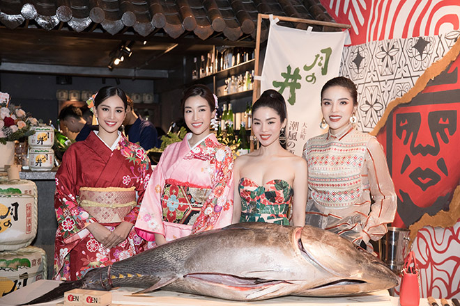 Bộ 3 Hoa hậu Việt Nam Kỳ Duyên, Đỗ Mỹ Linh, Tiểu Vy cùng nữ ca sĩ xinh đẹp Lệ Quyên là những người đẹp đầu tiên được trải nghiệm không gian ẩm thực mới của YEN Sushi Xuân Thuỷ
