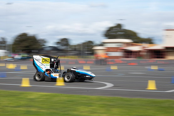 Đại học Monash-Motorsport: Xe đua không người lái đầu tiên của Úc do sinh viên chế tạo - 1