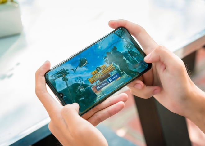 Đánh giá Galaxy M30s: Smartphone chiến game với pin siêu "khủng" - 2