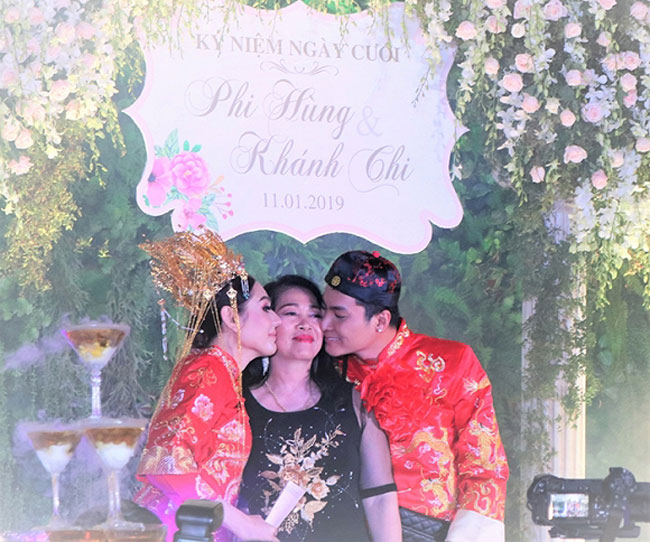Trong ngày kỷ niệm 1 năm cưới của con, mẹ chồng Lâm Khánh Chi tặng hẳn sổ đỏ đất 419m2 cho con dâu.