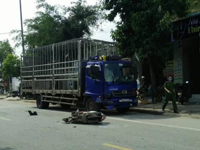 Tin tức trong ngày - Va chạm với xe tải, 2 chị em ruột tử vong tại chỗ