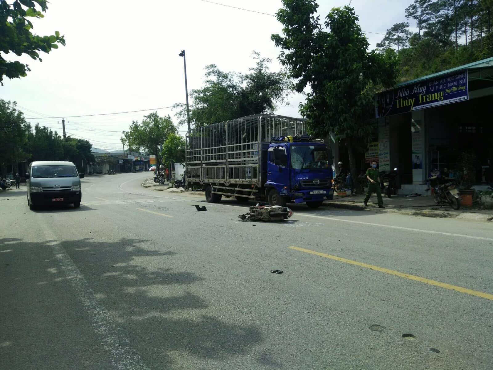 Hiện trường vụ tai nạn giao thông khiến 2 chị em ruột tử vong