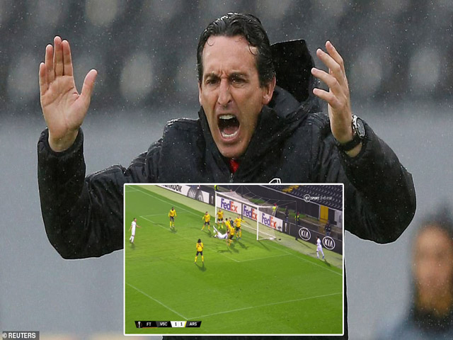 Bóng đá - Arsenal phòng thủ siêu tệ: 8 hậu vệ không cản nổi 2 tiền đạo, Emery nói sốc