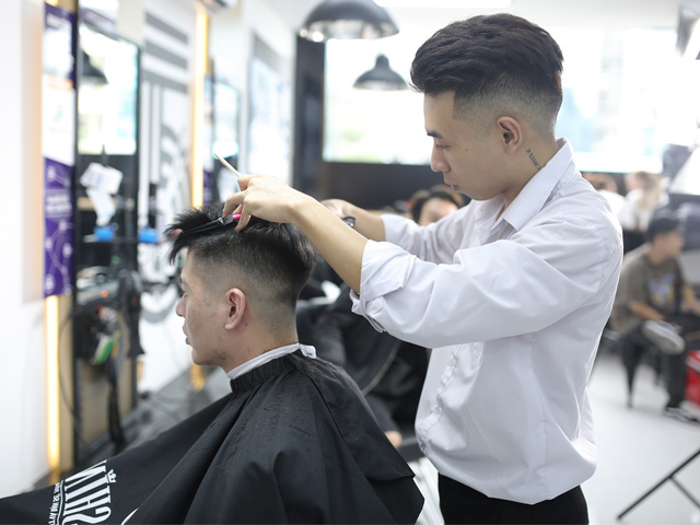 Làm đẹp - Chuỗi 30Shine tràn về tỉnh, thợ tóc nam đổi đời