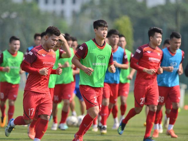 Bóng đá - ĐT Việt Nam bất ngờ đổi lịch tập: 1 cầu thủ tập riêng với "thần y" Choi là ai?