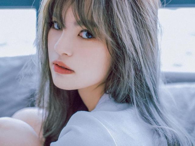 Media - "Nữ thần bóng rổ" 9x có vòng một khủng, nhan sắc gợi cảm nhưng không dung tục