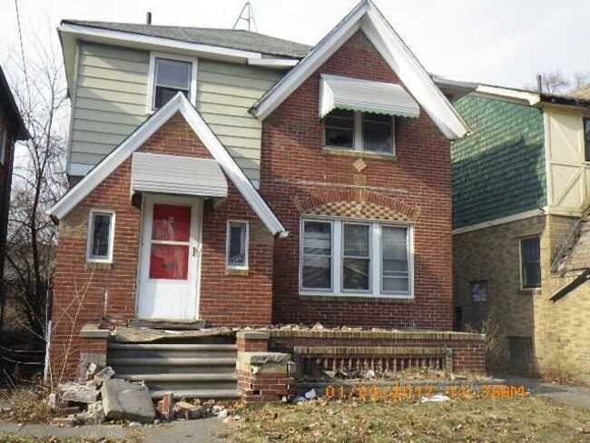 Vào tháng 6 năm 2017, Vincent Orr đã mua căn nhà này cho mẹ mình thông qua cuộc đấu giá hàng ngày của Cơ quan Ngân hàng Detroit Land, với giá chỉ 2.100 USD (gần 50 triệu VND).
